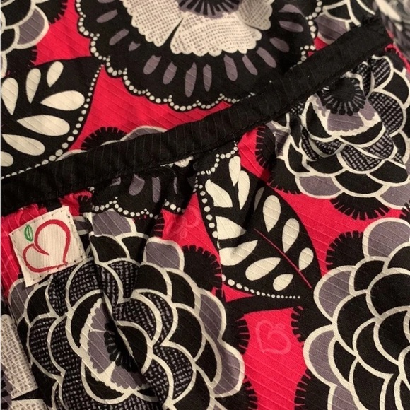 Life Is Peachy Scrub Top - Picture 8 of 9